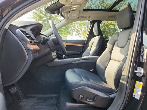 Certified 2024 Volvo XC90 B6 Plus w/ Protection Package Premier image 13