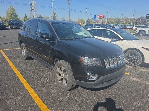 Used 2017 Jeep Compass High Altitude AWD/4WD image 3