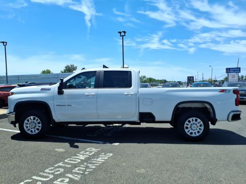 Used 2023 Chevrolet Silverado 2500 LT AWD/4WD image 7
