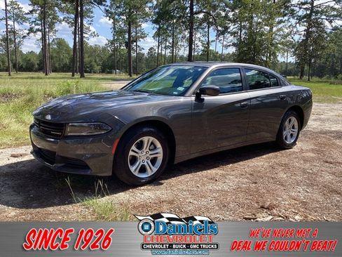 Used 2022 Dodge Charger SXT image 1
