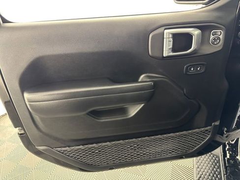 Used 2021 Jeep Wrangler Unlimited Sport image 10