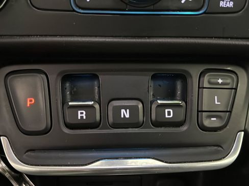 Used 2020 GMC Terrain SLE w/ Driver Convenience Package AWD/4WD image 27