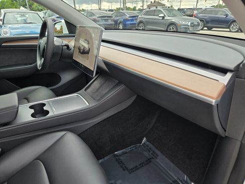 Used 2023 Tesla Model Y Performance AWD/4WD image 19