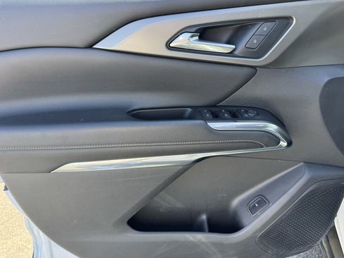 Used 2024 Chevrolet Traverse LT image 17