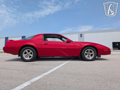Used 1989 Pontiac Firebird Coupe image 18
