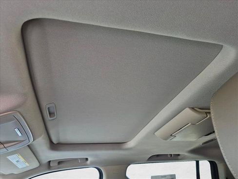Used 2017 Chevrolet Suburban LT AWD/4WD image 18