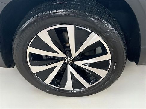 Used 2022 Volkswagen Taos SE image 10
