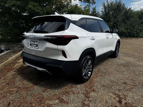 Used 2023 Kia Seltos LX AWD/4WD image 4