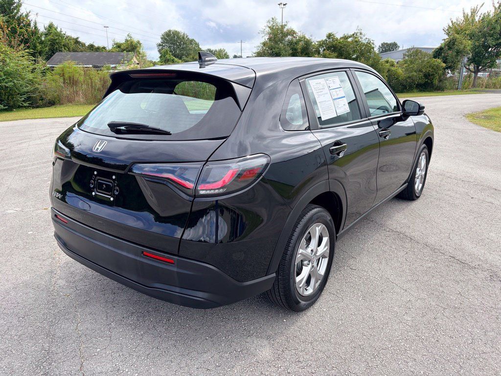 Used 2025 Honda HR-V LX image 3