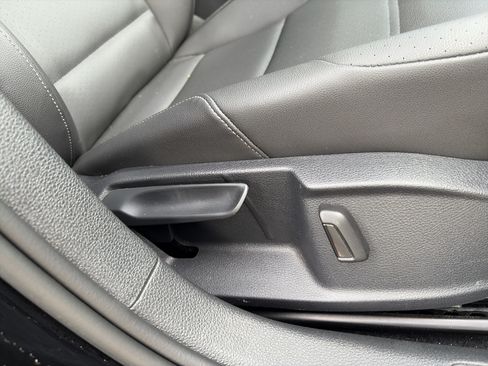 Used 2015 Volkswagen Golf SE w/ Lighting Package FWD image 28