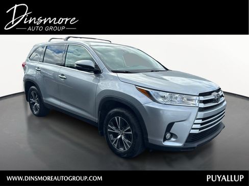Used 2019 Toyota Highlander LE AWD/4WD image 1