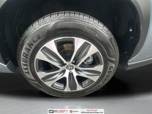 Used 2022 Toyota Highlander XLE image 17