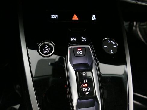 Used 2023 Audi Q4 e-tron Premium w/ Convenience Package image 21