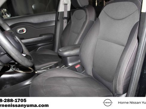 Used 2015 Kia Soul FWD image 4