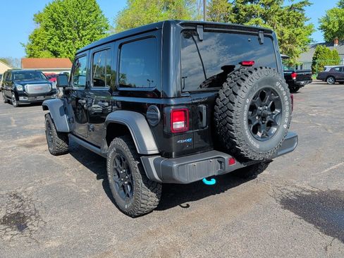 Used 2023 Jeep Wrangler Unlimited w/ Sun & Screen Package AWD/4WD image 10