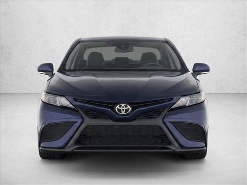 Used 2022 Toyota Camry SE w/ Convenience Package FWD image 2