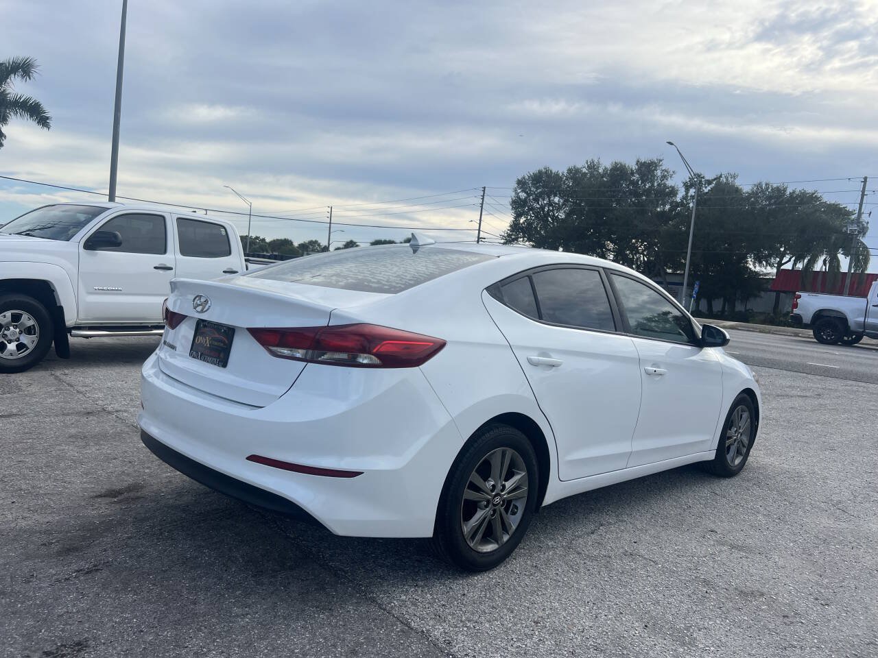 Used 2017 Hyundai Elantra Value Edition w/ Cargo Package FWD image 3