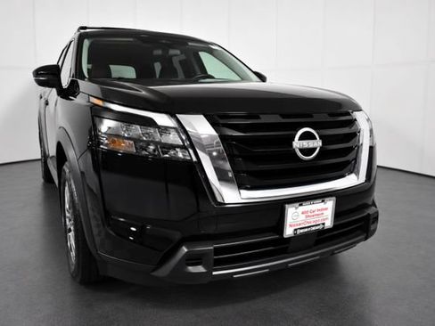 Certified 2024 Nissan Pathfinder SV w/ SV Premium Package AWD/4WD image 3