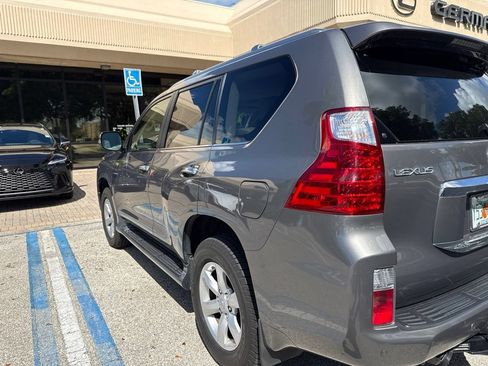 Used 2010 Lexus GX 460 w/ Comfort Plus Pkg AWD/4WD image 4
