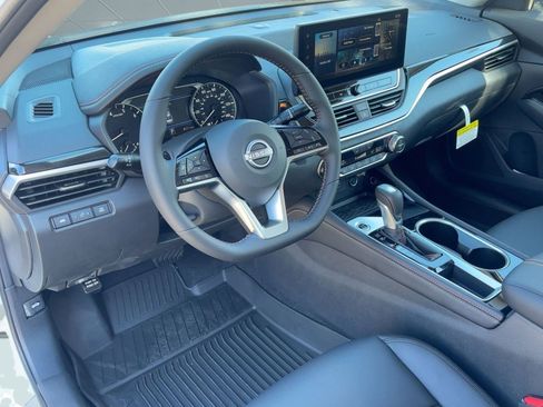 New 2025 Nissan Altima 2.5 SR w/ SR Premium Package image 4