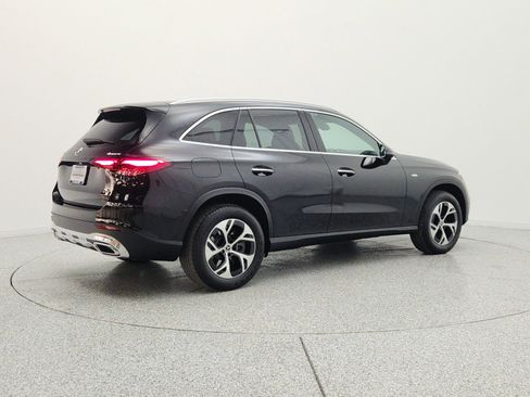 Used 2025 Mercedes-Benz GLC 350e 4MATIC image 5