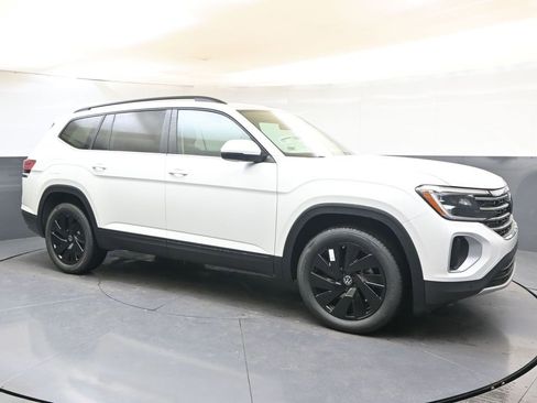 New 2026 Volkswagen Atlas SE image 7