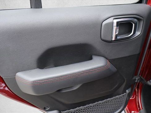 Used 2022 Jeep Wrangler Unlimited Rubicon w/ Steel Bumper Group image 18