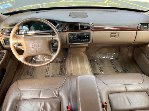 Used 1999 Cadillac De Ville w/ Comfort/Convenience Pkg image 28