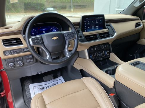 Used 2024 Chevrolet Suburban Premier w/ Premium Package RWD image 36
