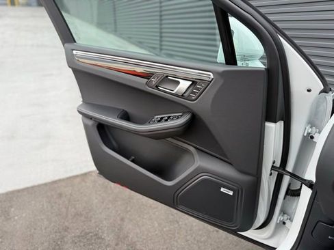New 2025 Porsche Macan S image 14