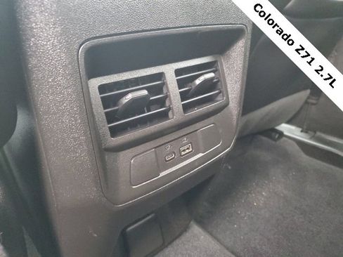 Used 2023 Chevrolet Colorado Z71 image 17