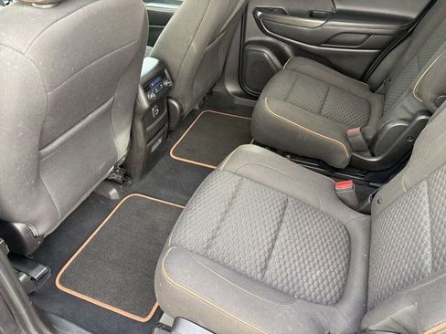 Used 2019 GMC Acadia SLE image 31