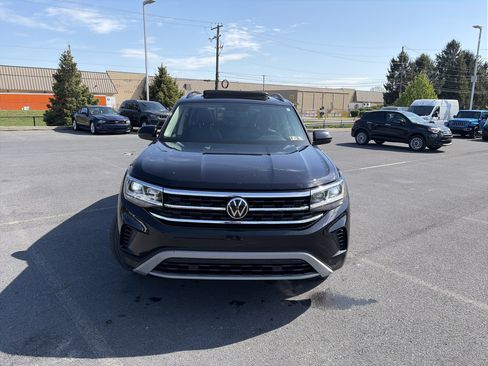 Used 2023 Volkswagen Atlas SE w/ Panoramic Sunroof Package AWD/4WD image 2