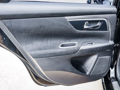 Used 2014 Nissan Altima 2.5 SV FWD image 37