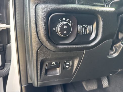Used 2025 RAM 1500 Big Horn AWD/4WD image 17