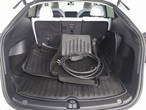 Used 2022 Tesla Model Y Long Range image 49