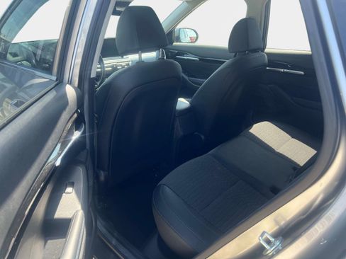Used 2021 Kia Seltos S FWD image 7