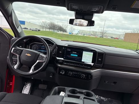 Used 2023 Chevrolet Silverado 1500 LT AWD/4WD image 30