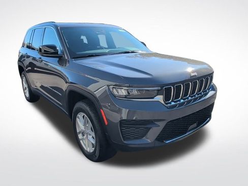 Used 2025 Jeep Grand Cherokee Laredo X w/ Luxury Tech Group I image 7