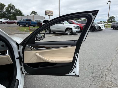 Used 2020 BMW 540i xDrive AWD/4WD image 24
