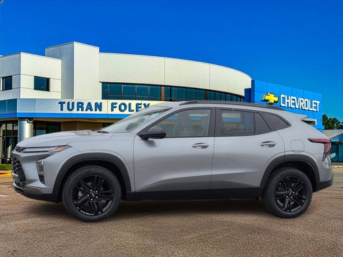 New 2026 Chevrolet Trax ACTIV w/ Sunroof Package image 2