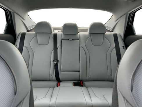 New 2025 Hyundai Elantra Limited image 26