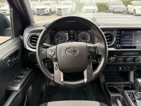 Used 2022 Toyota Tacoma TRD Sport image 14
