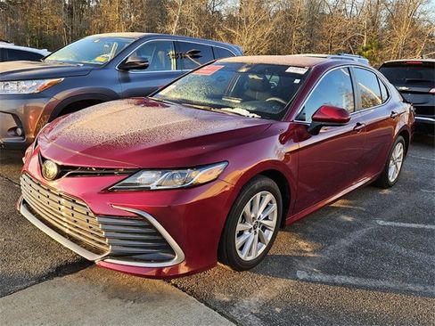 Used 2022 Toyota Camry LE image 16