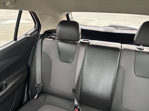 Used 2025 Buick Encore GX Preferred FWD image 35
