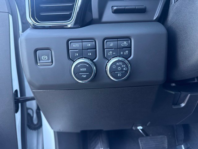 Used 2025 GMC Sierra 2500 AT4X AWD/4WD image 27