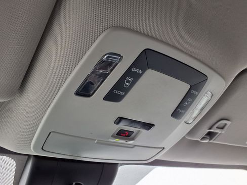 Used 2024 Toyota Sienna LE image 23