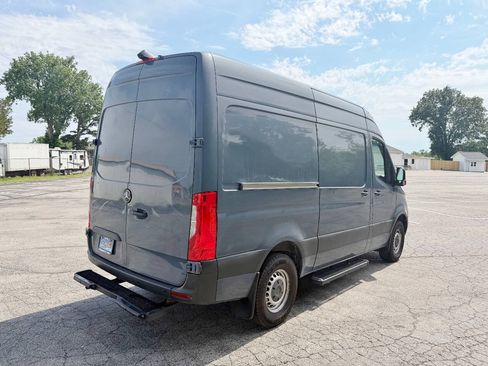 Used 2019 Mercedes-Benz Sprinter 144 image 5