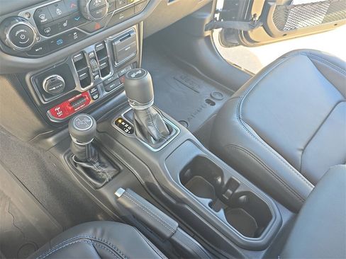 New 2025 Jeep Wrangler Unlimited Rubicon 4xe w/ Technology Group image 24