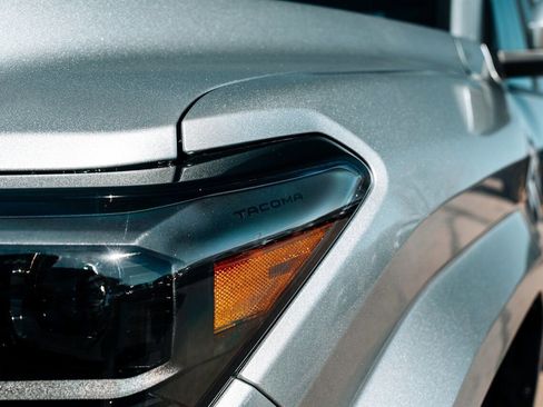 Used 2026 Toyota Tacoma SR5 image 11